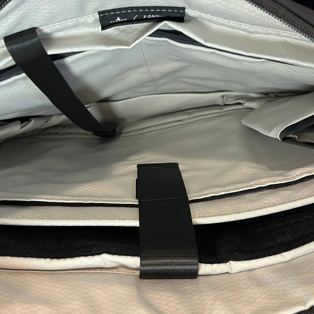 ALPAKA Metro Tote Bag Unisex 14L Black‎ Weatherproof 16